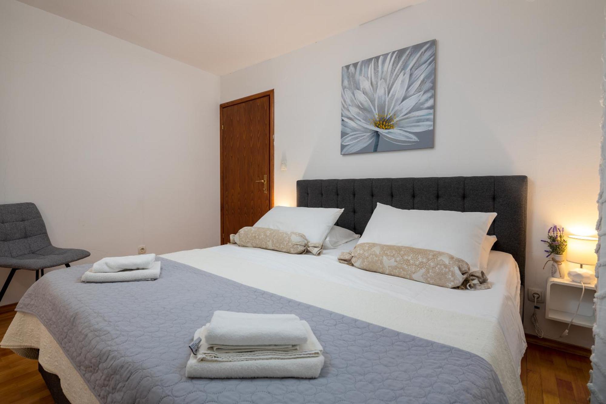 Piazza Square City Top Centre Apartments Split Exterior photo